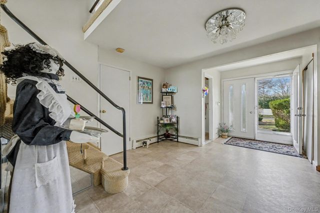 111 Shinbone Lane, Commack, NY 11725