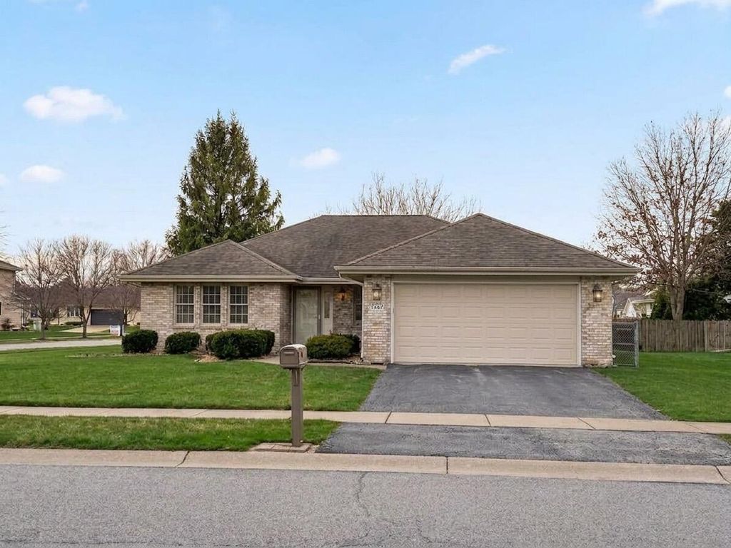 2962 Liberty Drive, Crown Point, IN 46307