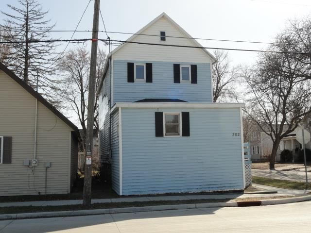 302 W Division St, Fond Du Lac, WI 54935