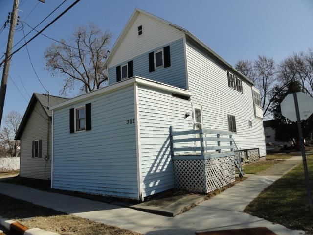 302 W Division St, Fond Du Lac, WI 54935