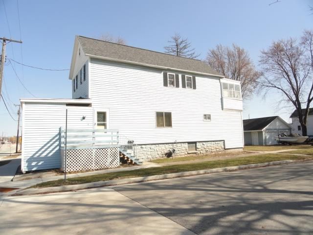 302 W Division St, Fond Du Lac, WI 54935