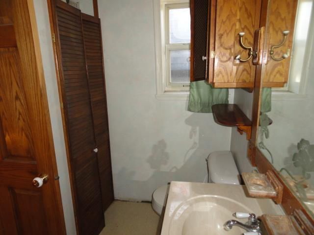 302 W Division St, Fond Du Lac, WI 54935