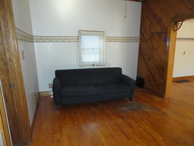 302 W Division St, Fond Du Lac, WI 54935