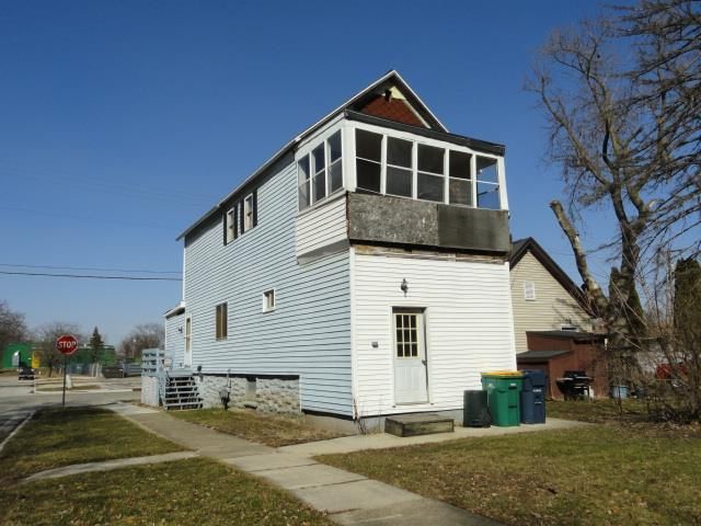 302 W Division St, Fond Du Lac, WI 54935