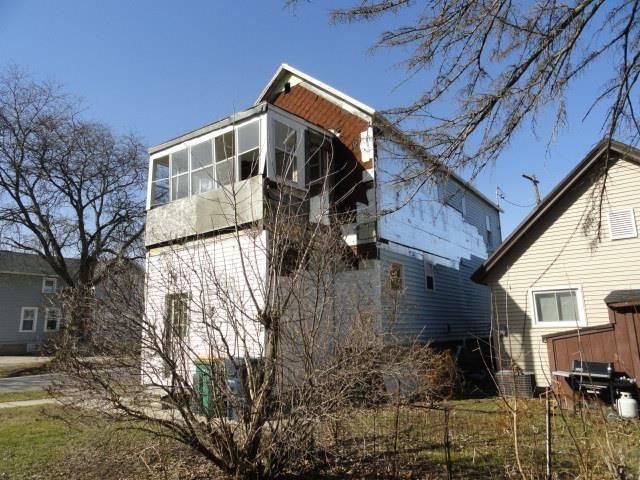 302 W Division St, Fond Du Lac, WI 54935