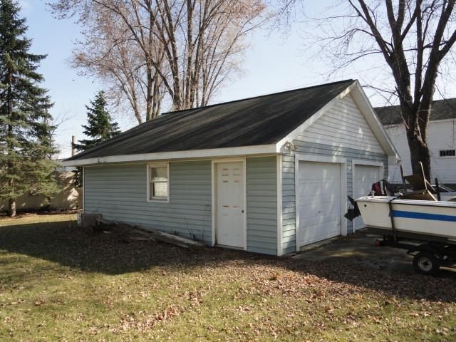 302 W Division St, Fond Du Lac, WI 54935