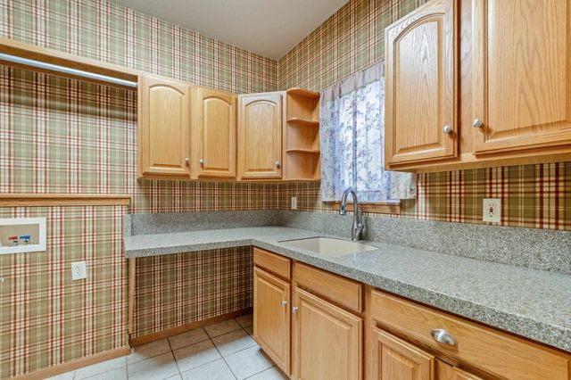 7200 E 55th Ct S, Derby, KS 67037