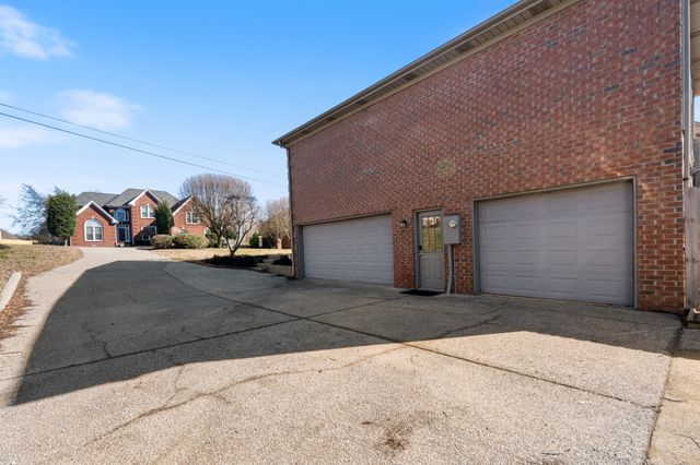 111 Wyncrest Ct, Hendersonville, TN 37075