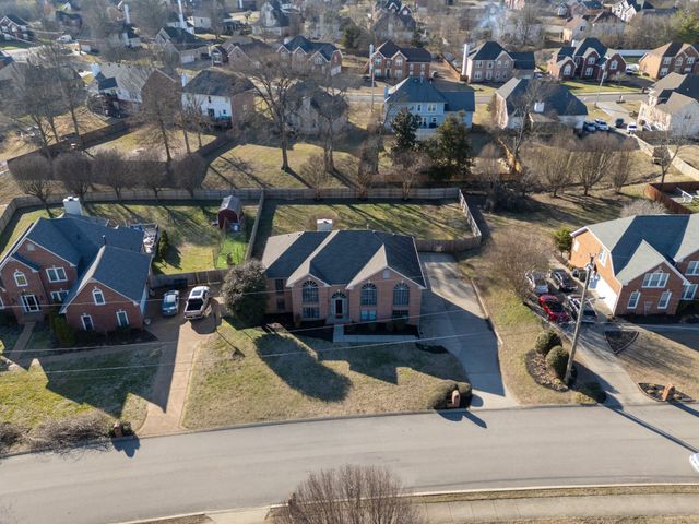111 Wyncrest Ct, Hendersonville, TN 37075