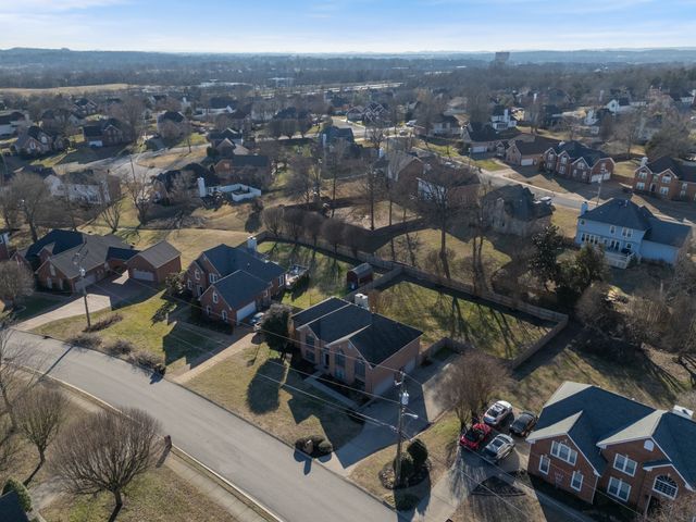 111 Wyncrest Ct, Hendersonville, TN 37075