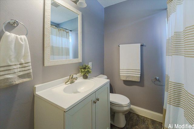 35 Manitoba Avenue, Saint Paul, MN 55117