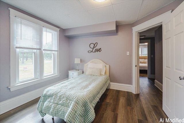 35 Manitoba Avenue, Saint Paul, MN 55117