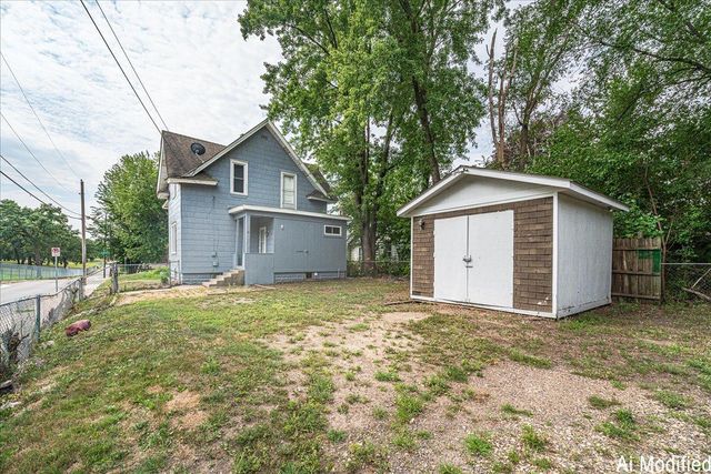 35 Manitoba Avenue, Saint Paul, MN 55117