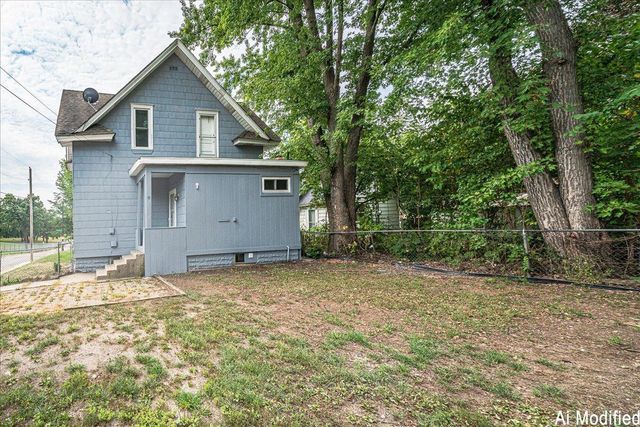 35 Manitoba Avenue, Saint Paul, MN 55117