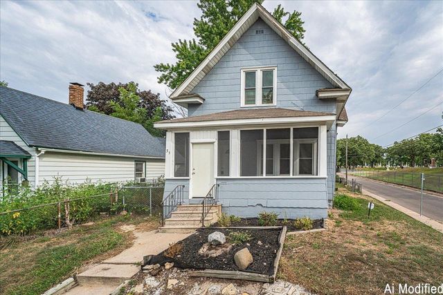 35 Manitoba Avenue, Saint Paul, MN 55117