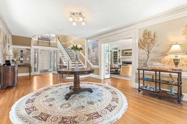 2 Everett Ave, Winchester, MA 01890