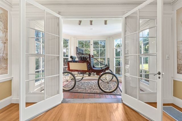 2 Everett Ave, Winchester, MA 01890