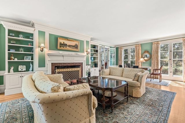 2 Everett Ave, Winchester, MA 01890