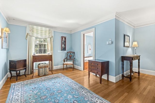 2 Everett Ave, Winchester, MA 01890