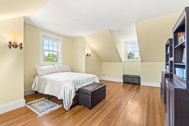 2 Everett Ave, Winchester, MA 01890