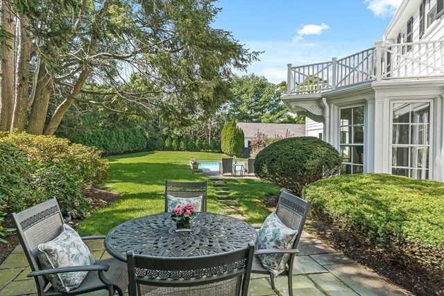 2 Everett Ave, Winchester, MA 01890