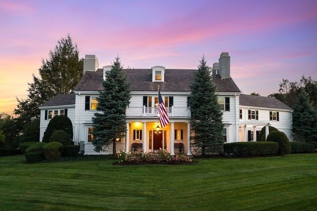 2 Everett Ave, Winchester, MA 01890