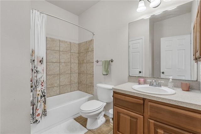 1425 West Villa Maria Road 1004, Bryan, TX 77801