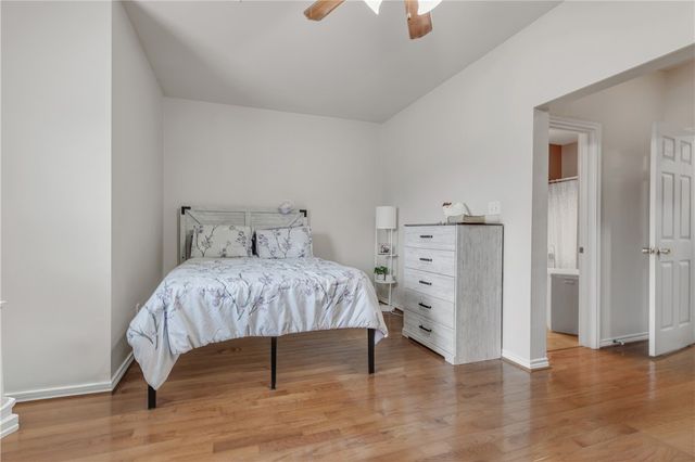 1425 West Villa Maria Road 1004, Bryan, TX 77801