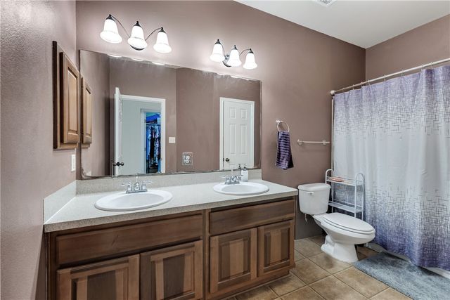 1425 West Villa Maria Road 1004, Bryan, TX 77801