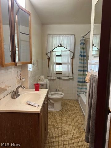 207 Forbes Road, Bedford, OH 44146