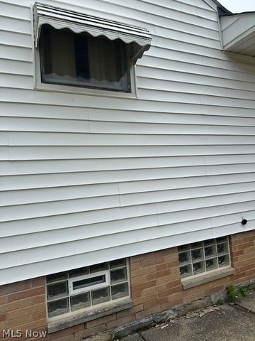 207 Forbes Road, Bedford, OH 44146