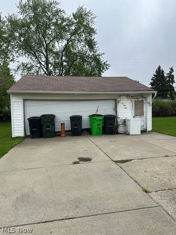 207 Forbes Road, Bedford, OH 44146