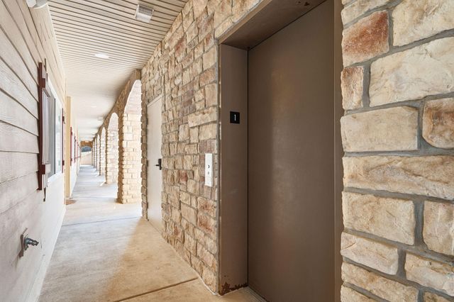 228 Seven Cove Lane 101, Kimberling City, MO 65686