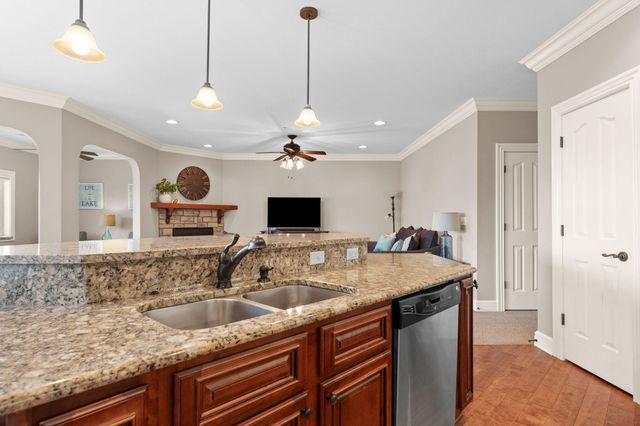 228 Seven Cove Lane 101, Kimberling City, MO 65686