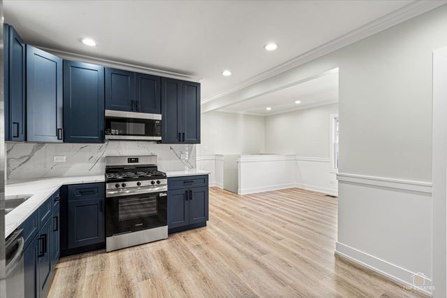 9331 S Woodlawn Avenue, Chicago, IL 60619