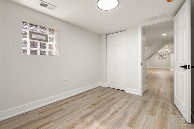 9331 S Woodlawn Avenue, Chicago, IL 60619