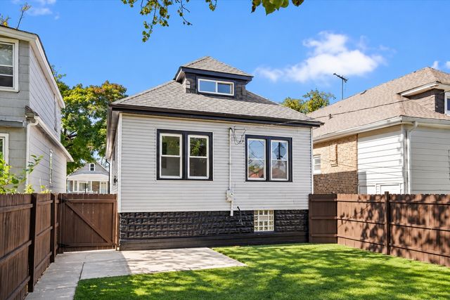 9331 S Woodlawn Avenue, Chicago, IL 60619