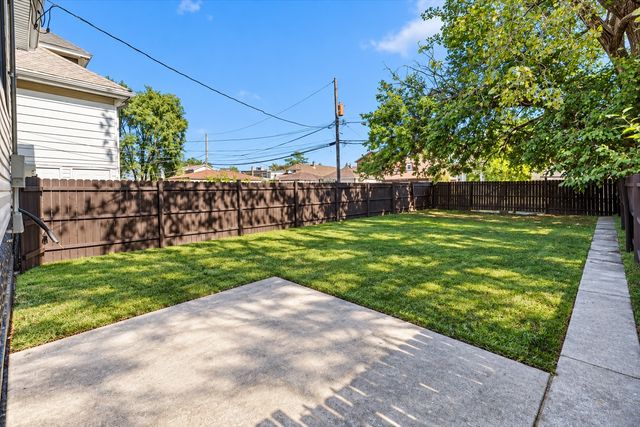 9331 S Woodlawn Avenue, Chicago, IL 60619