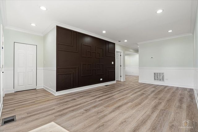 9331 S Woodlawn Avenue, Chicago, IL 60619