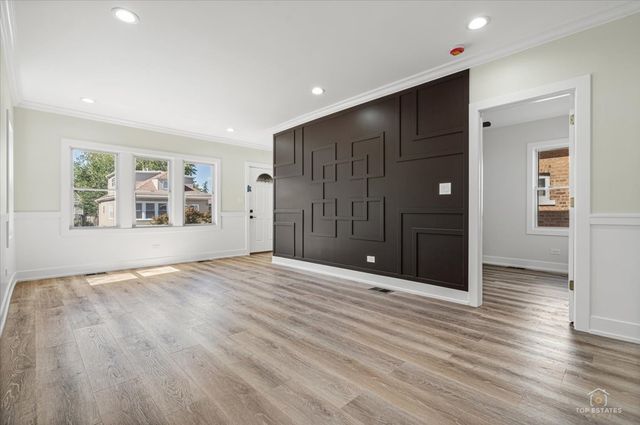 9331 S Woodlawn Avenue, Chicago, IL 60619