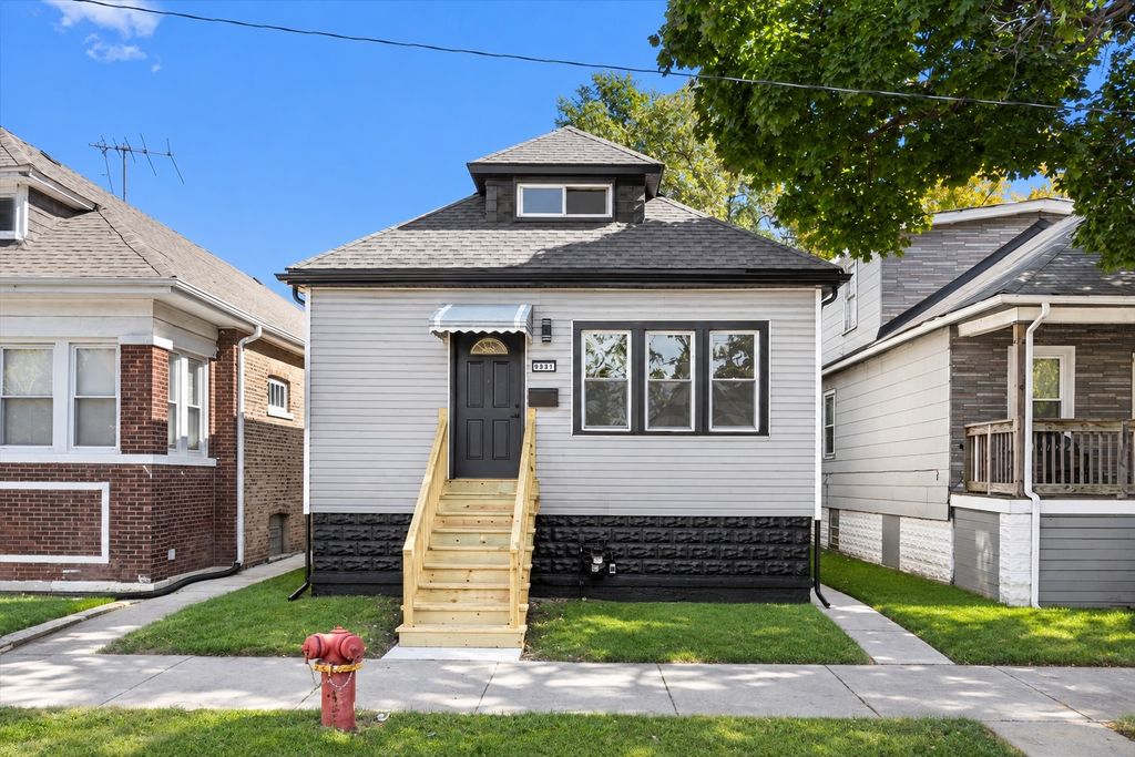 9331 S Woodlawn Avenue, Chicago, IL 60619