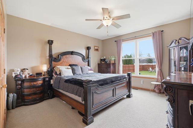 4221 Burlwood Drive, Chesterton, IN 46304