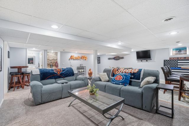 4221 Burlwood Drive, Chesterton, IN 46304