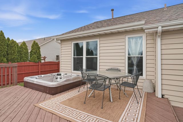 4221 Burlwood Drive, Chesterton, IN 46304