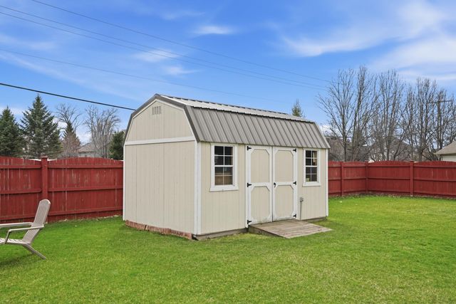 4221 Burlwood Drive, Chesterton, IN 46304