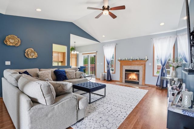 4221 Burlwood Drive, Chesterton, IN 46304