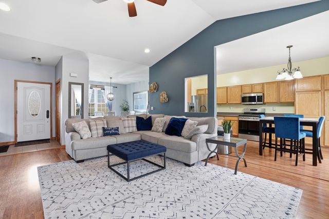 4221 Burlwood Drive, Chesterton, IN 46304