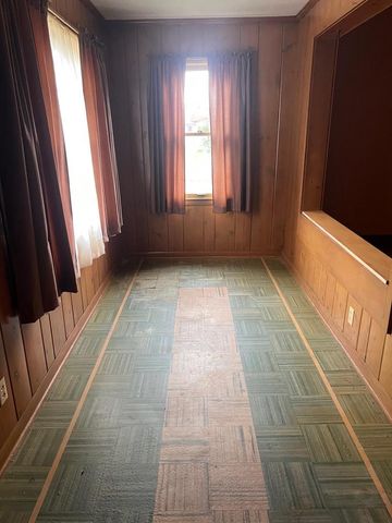 23 E NEVADA AVENUE, Oshkosh, WI 54901