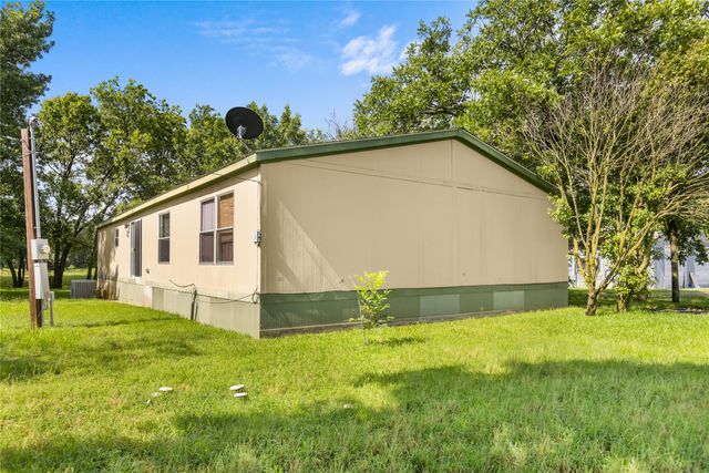 830 Pearce Drive, Pottsboro, TX 75076