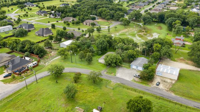830 Pearce Drive, Pottsboro, TX 75076